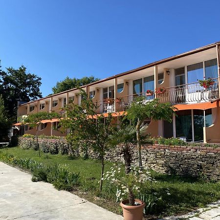 Hotel Surf Primorsko Luaran gambar