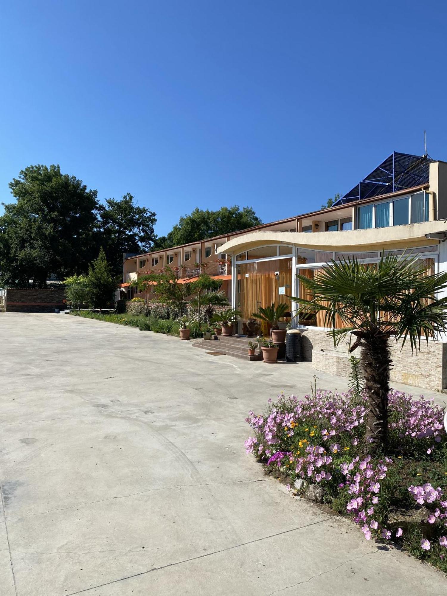 Hotel Surf Primorsko Luaran gambar