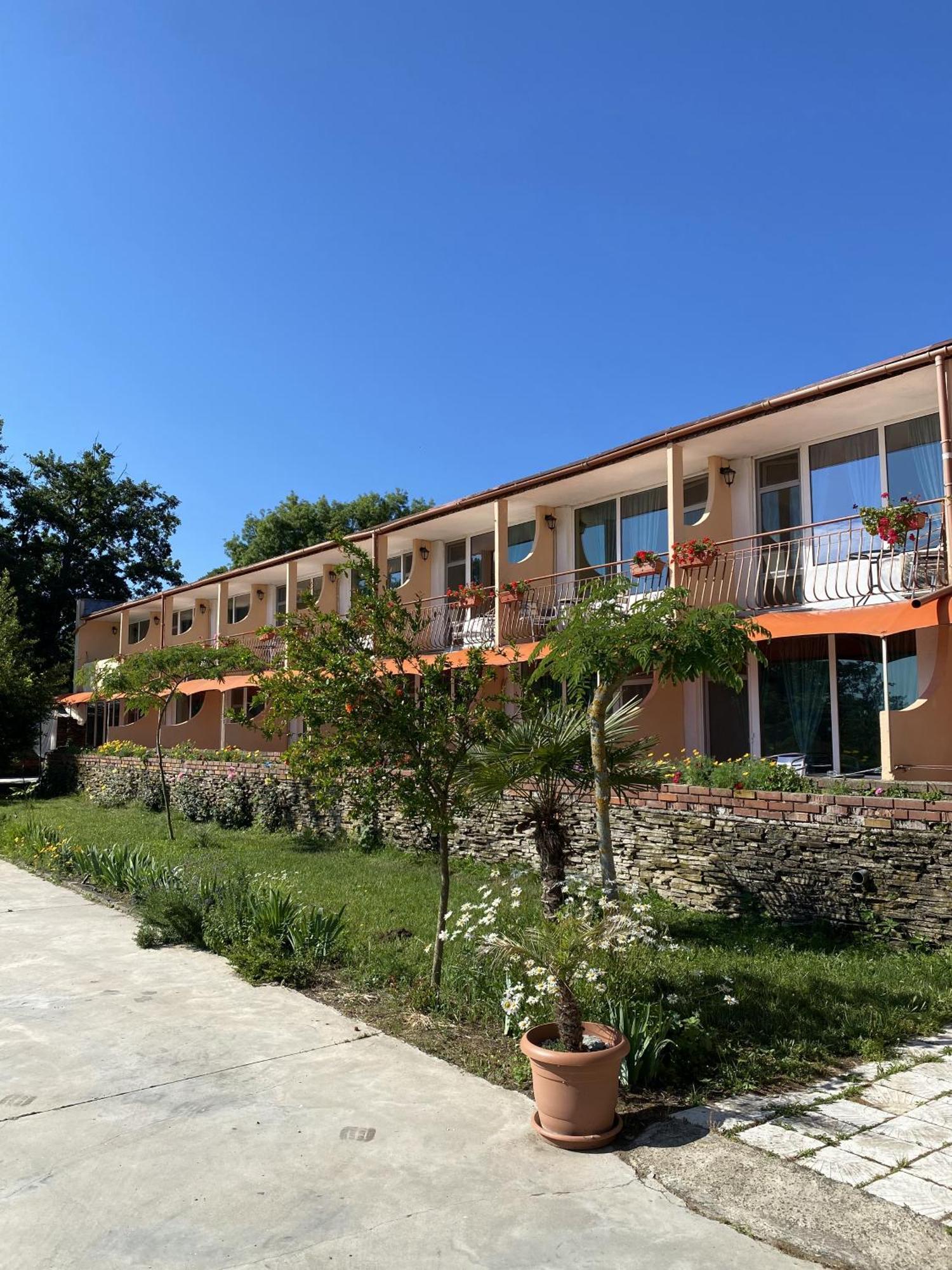 Hotel Surf Primorsko Luaran gambar