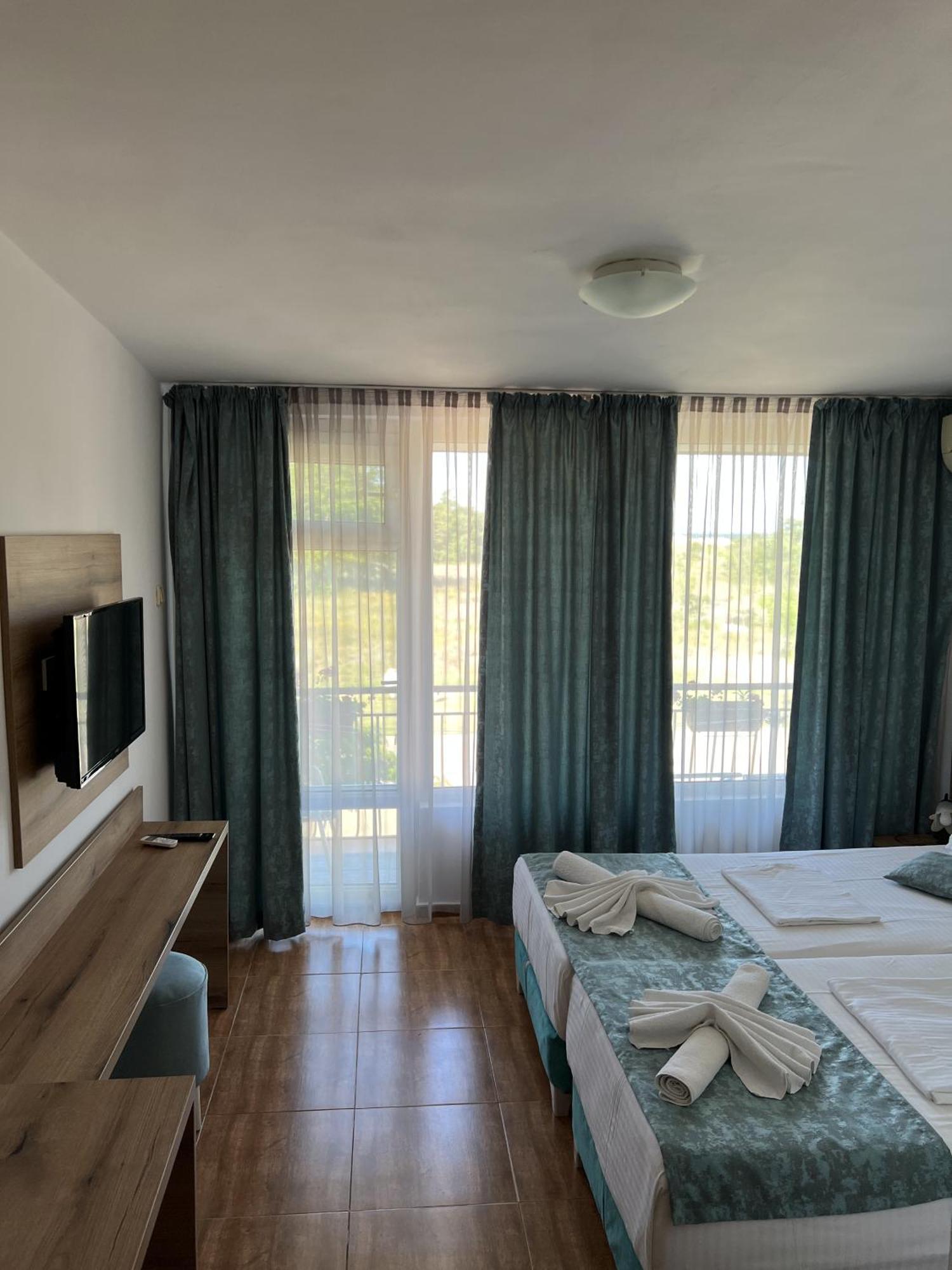 Hotel Surf Primorsko Bilik gambar