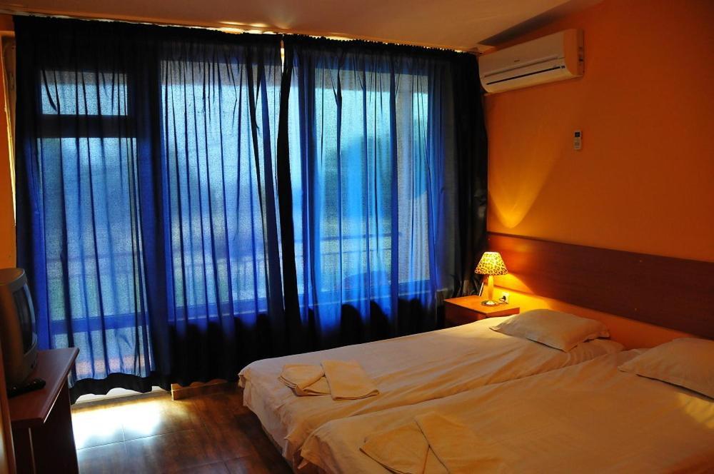 Hotel Surf Primorsko Bilik gambar